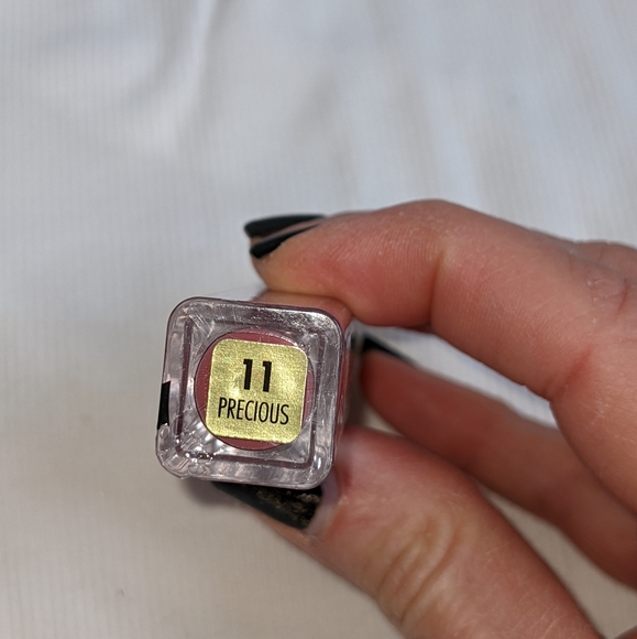 Milani HP! Amore (11-Precious) Matte Lip Creme Mauve - Picture 9 of 10